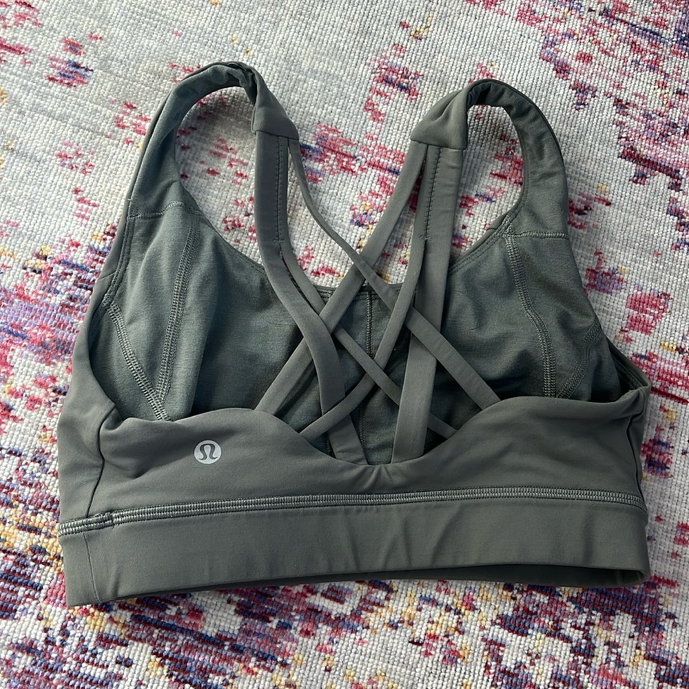Lululemon Sports Bra
Size 4